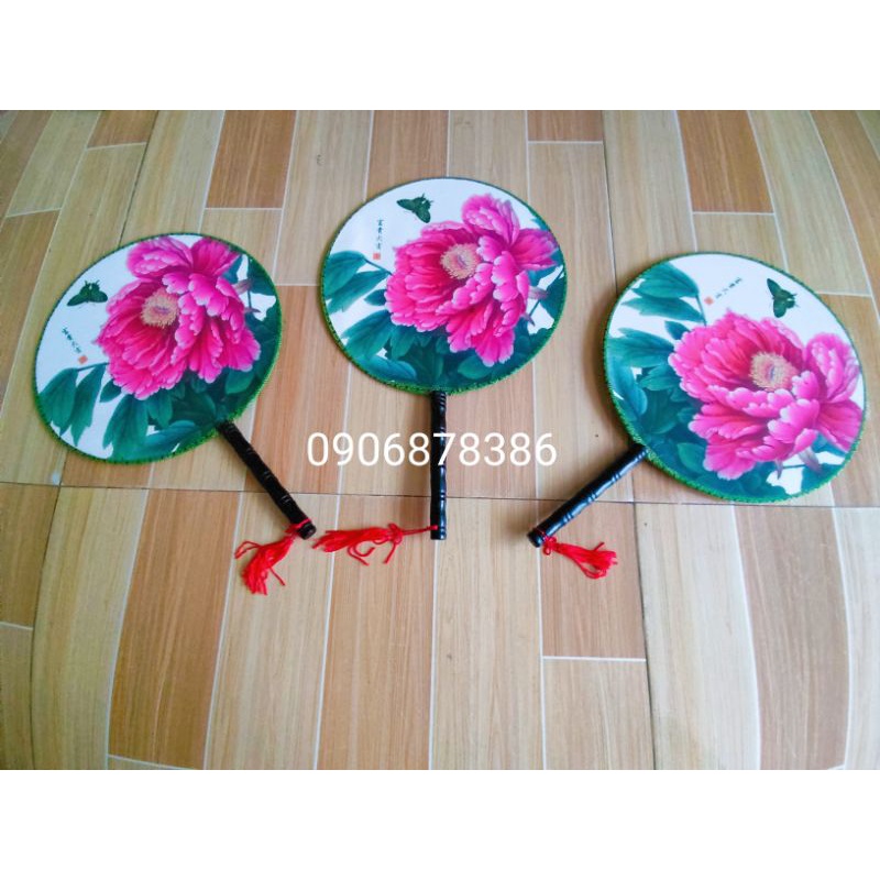 Quạt tròn cầm tay kiểu Nhật