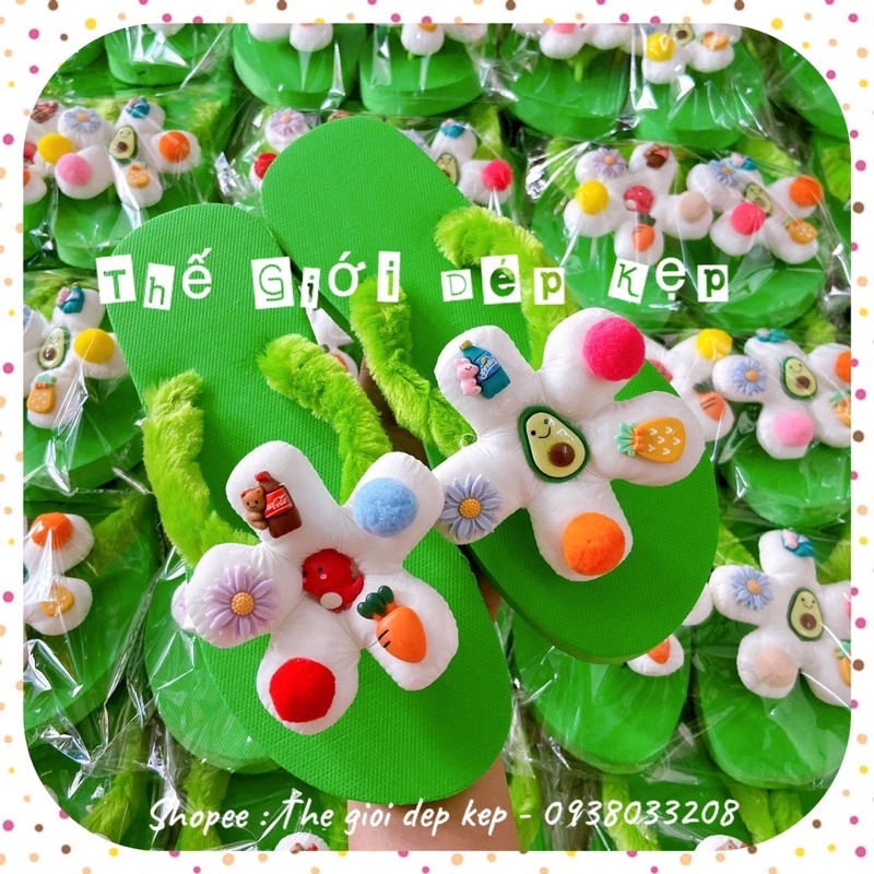 DÉP KẸP LÔNG BÔNG HÌNH - MÀU XANH LÁ ( Hình Mix Charm Ngẫu Nhiên )