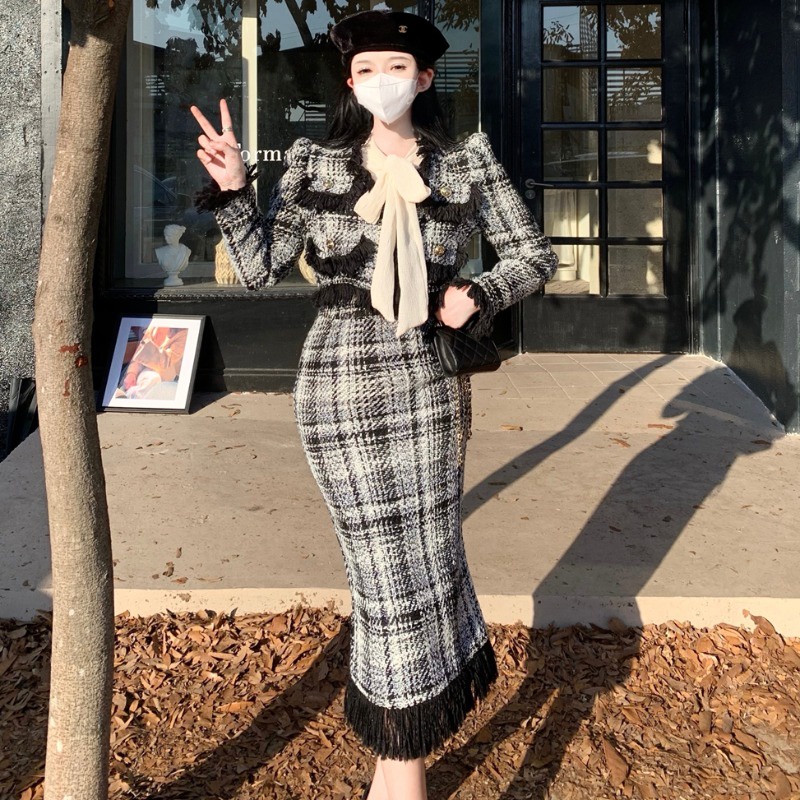 Set Áo Khoác Caro Và Chân Váy Tua Rua Thời Trang Thu Đông Cho Nữ