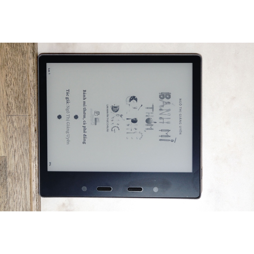 Máy đọc sách Kindle Oasis 3 32Gb (10th) chính hãng từ Amazon màn hình vàng warmlight, chống nước IPX8 | BigBuy360 - bigbuy360.vn