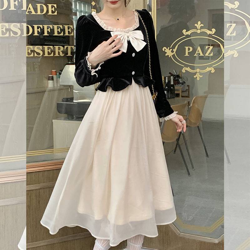 Váy babydoll Xiaoxiang Đầm Nhung Đen Giả Hai Mảnh Dáng Dài Cổ Vuông Thời Trang Thu Đông