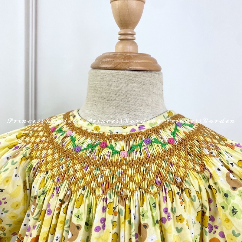 ĐẦM SMOCK GẤU VÀNG