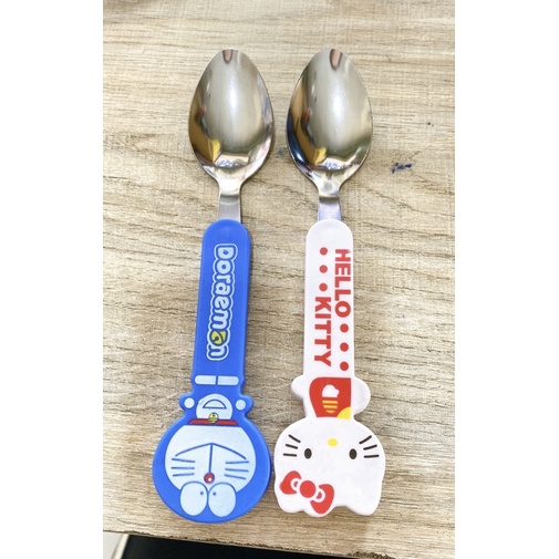 Muỗng Trẻ Em Doraemon & Hello kitty dễ thương