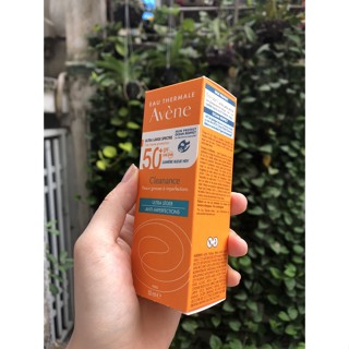Kem chống nắng Avene cho da dầu 50ml