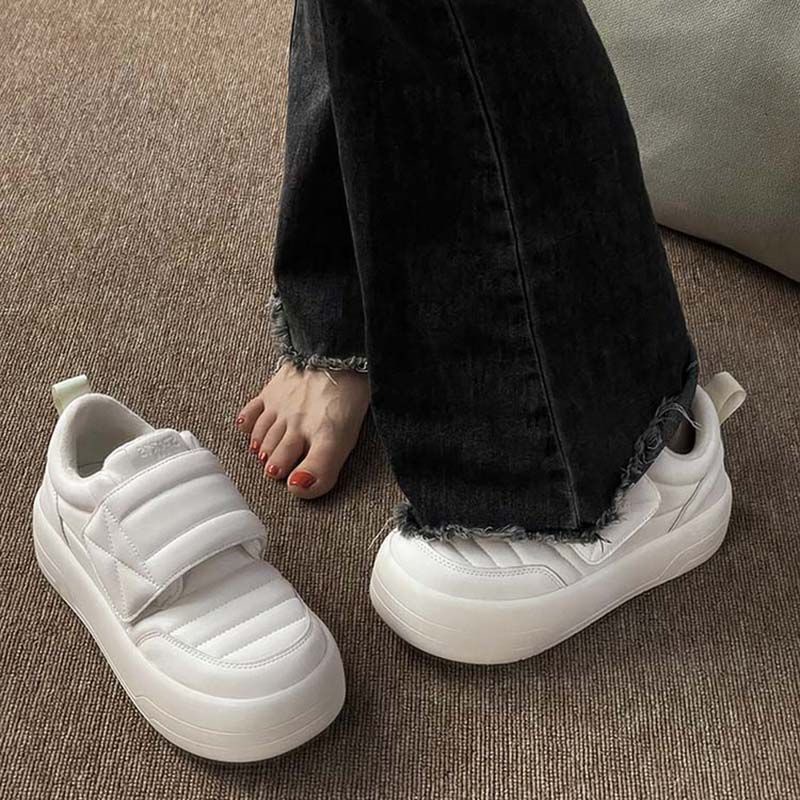 Giày sneaker giày bánh mì Giày Bánh Mì Khóa Dán Đế Dày Tăng Chiều Cao Mùa Đông Phong Cách Mới 2022 Cho Nữ