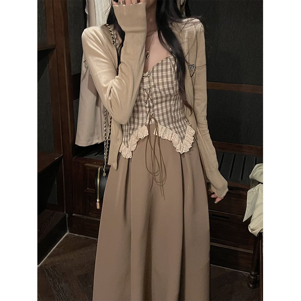 Set Áo Hai Dây + Áo Khoác Cardigan + Chân Váy Lưng Cao Họa Tiết Sọc Caro Xinh Xắn Thời Trang Mùa Thu Cho Nữ