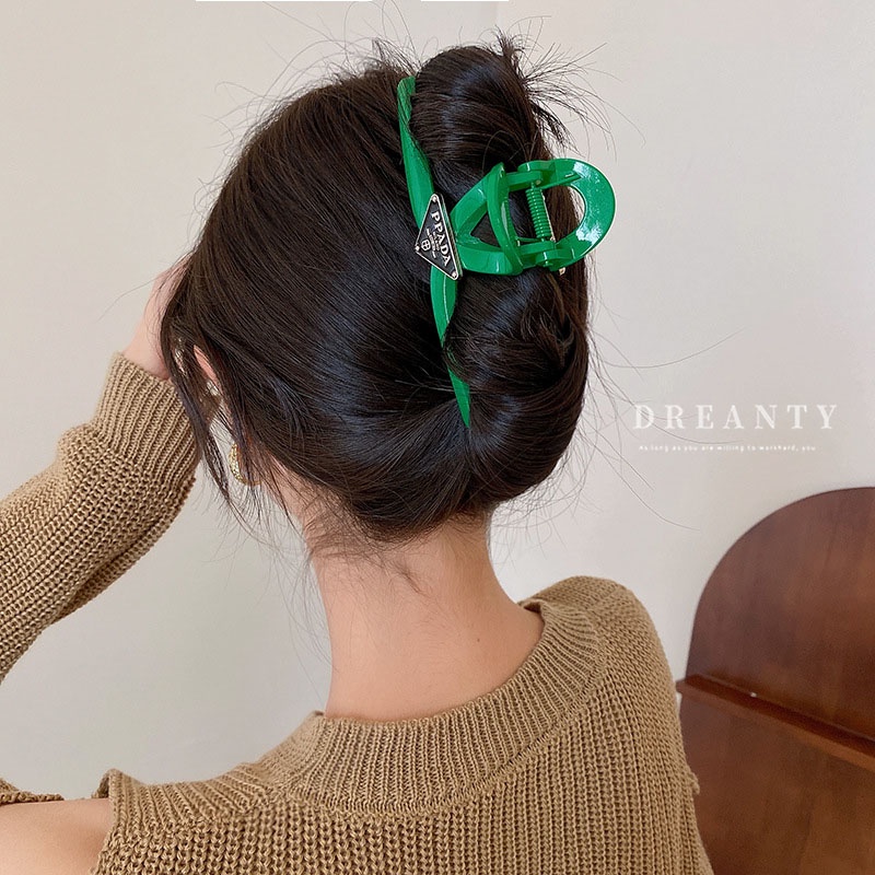 Kẹp Tóc Hình Tam Giác In Chữ Đơn Giản Phong Cách Hàn Quốc Cao Cấp