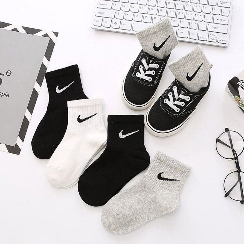 Hot - Tất Nike Vnxk theo chục giống nhau cho bé yêu từ 0-12 tuổi, tiện lợi