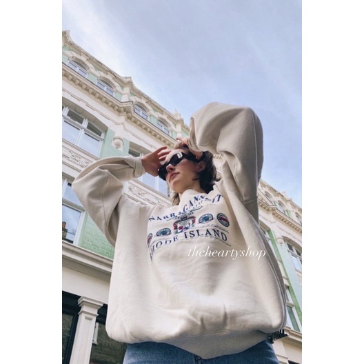 Áo Erica Narragansett Sweatshirt - brandy melville