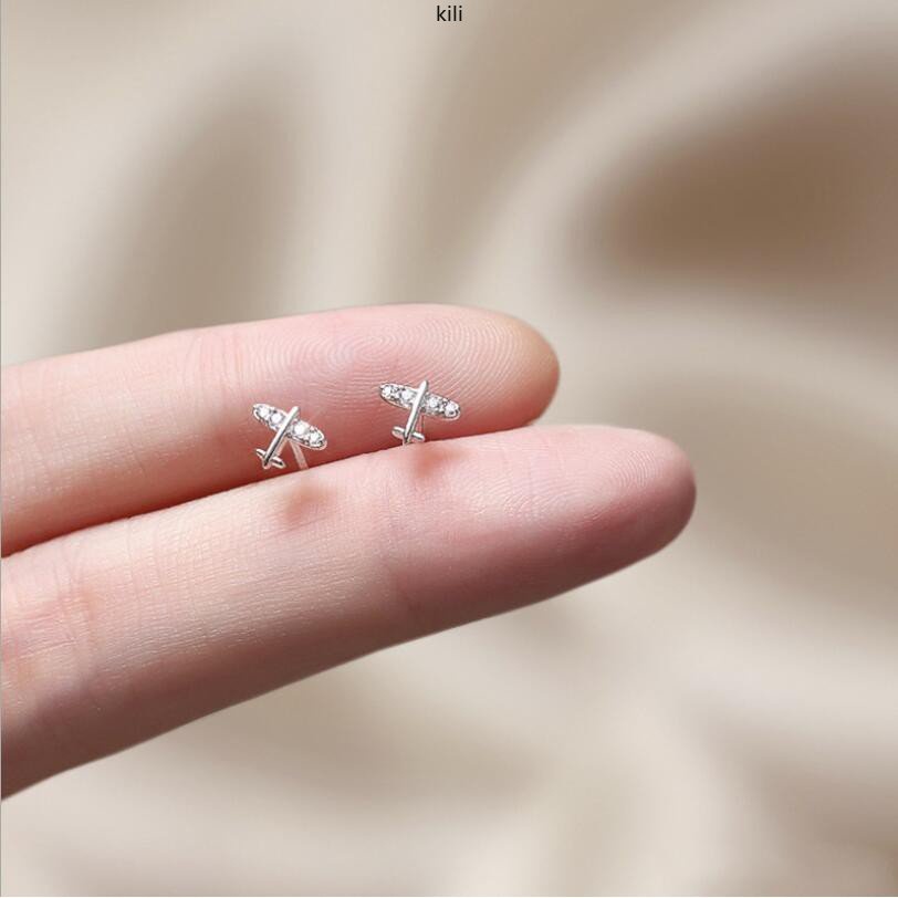 Bông Tai Mạ Bạc 925 Hình Cỏ Bốn Lá Đính Đá Zircon Dễ Thương