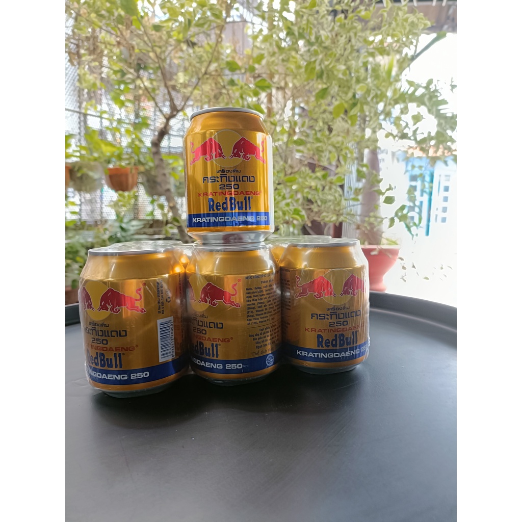 Thùng nước tăng lực Redbull Việt Nam