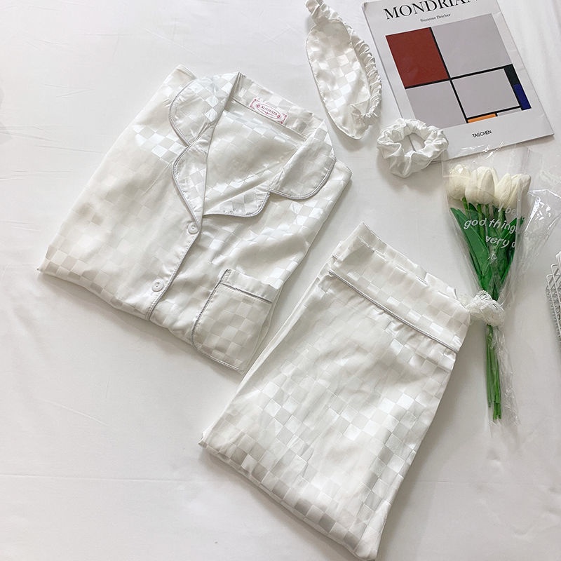 Bộ Đồ Ngủ Tay Dài Chất Lụa Mỏng Thời Trang Xuân Hè Quyến Rũ Cho Nữ