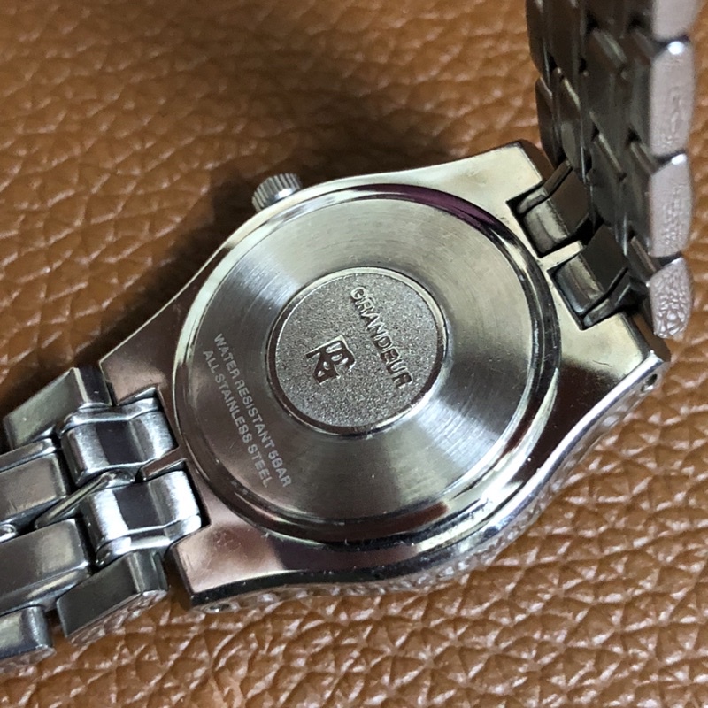 Đồng hồ nữ dây thép thương hiệu Grandeur Nhật bản