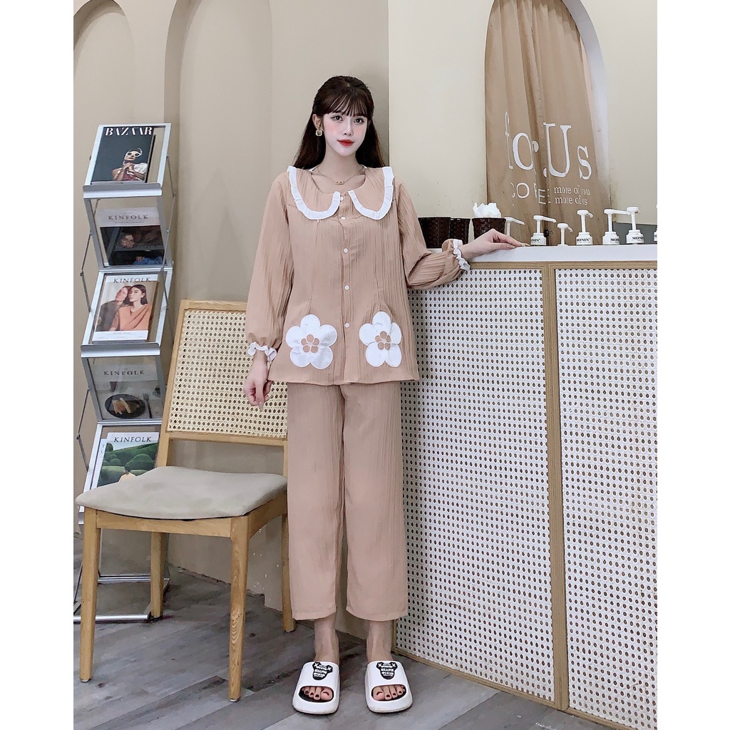 Bộ đồ bầu dài tay với chất liệu xốp xinh xắn kết hợp họa bông hoa dễ thương cho mẹ bầu mặc nhà hay đi ra ngoài BD956