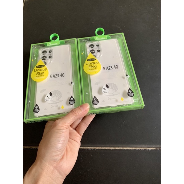 ốp Silicon trong Loại xịn, Hãng Vucase Sam sung A23 4G , có nút che bụi và 2 bên sườn chống trơn