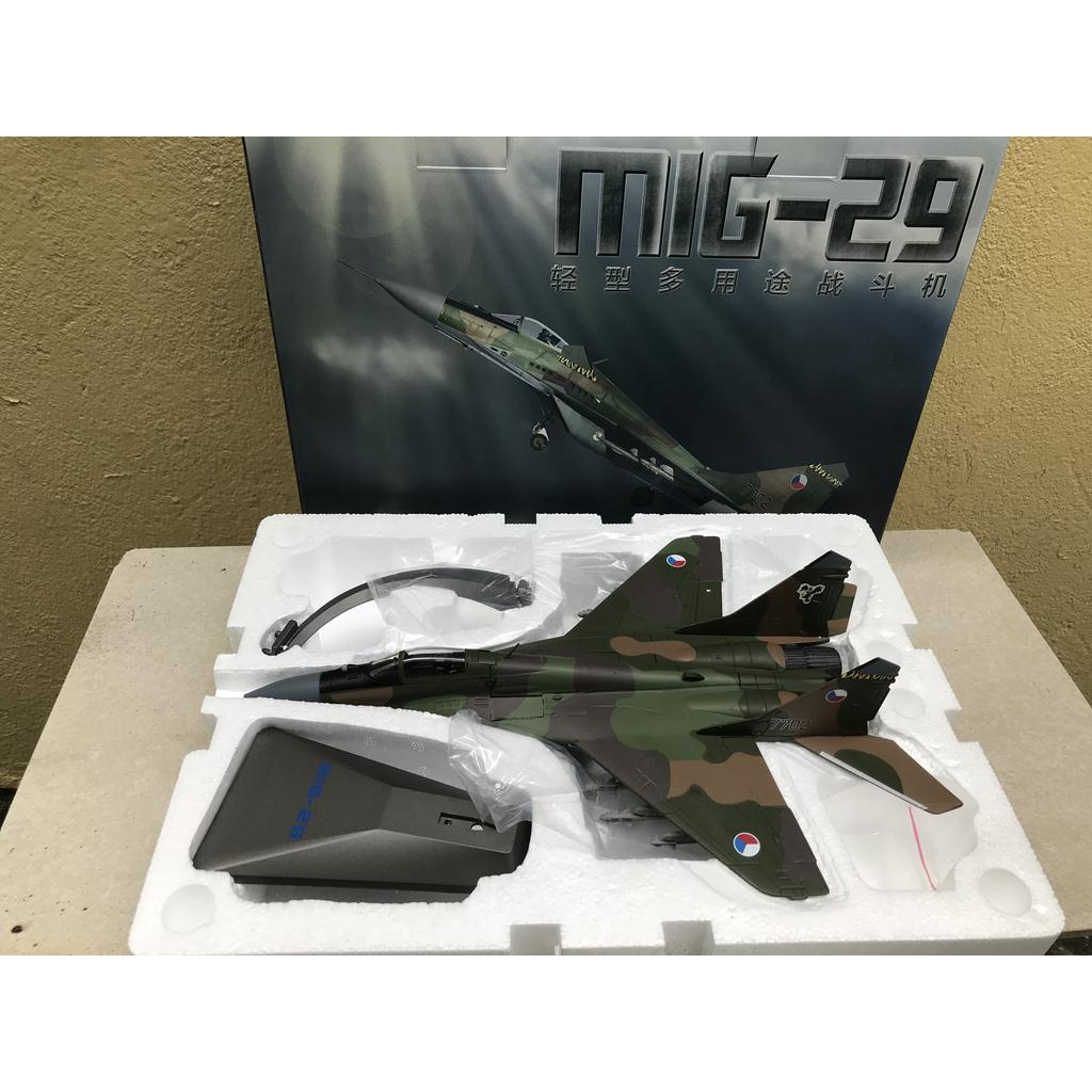 Mô hình máy bay MIG-17 VIỆT NAM 1:48