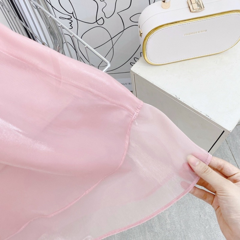 ĐẦM MIDI HỒNG CỔ YẾM KHOÉT EO HỞ LƯNG