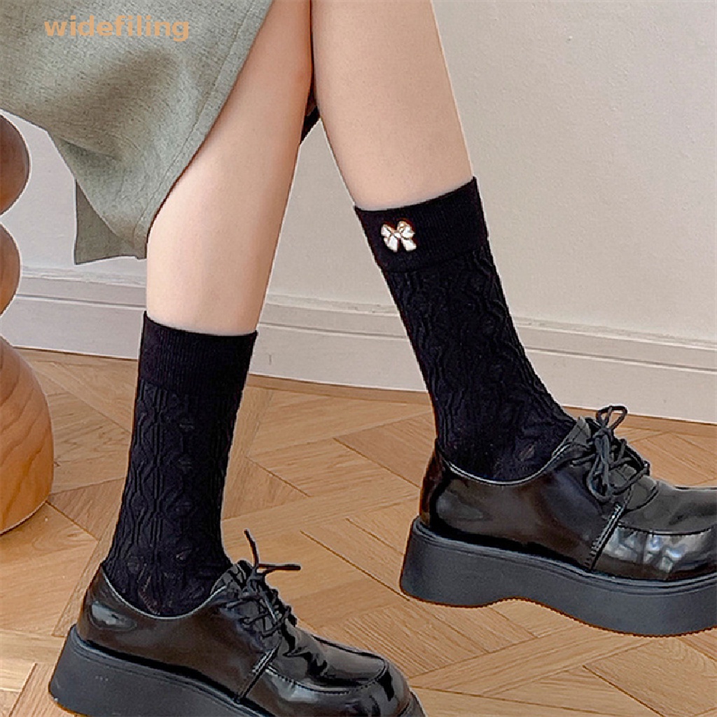 Đôi Tất Chân Giữ Ấm Màu Trơn Thêu Họa Tiết Dễ Thương Cho Nữ