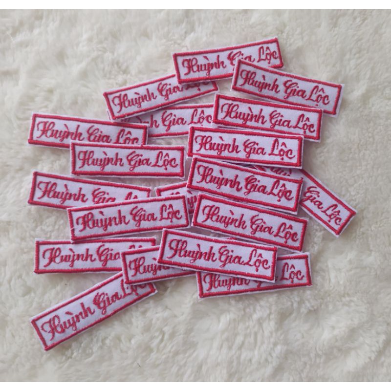 Set 5 bảng tên 3 chữ có tích hợp keo chất liệu vải cotton.