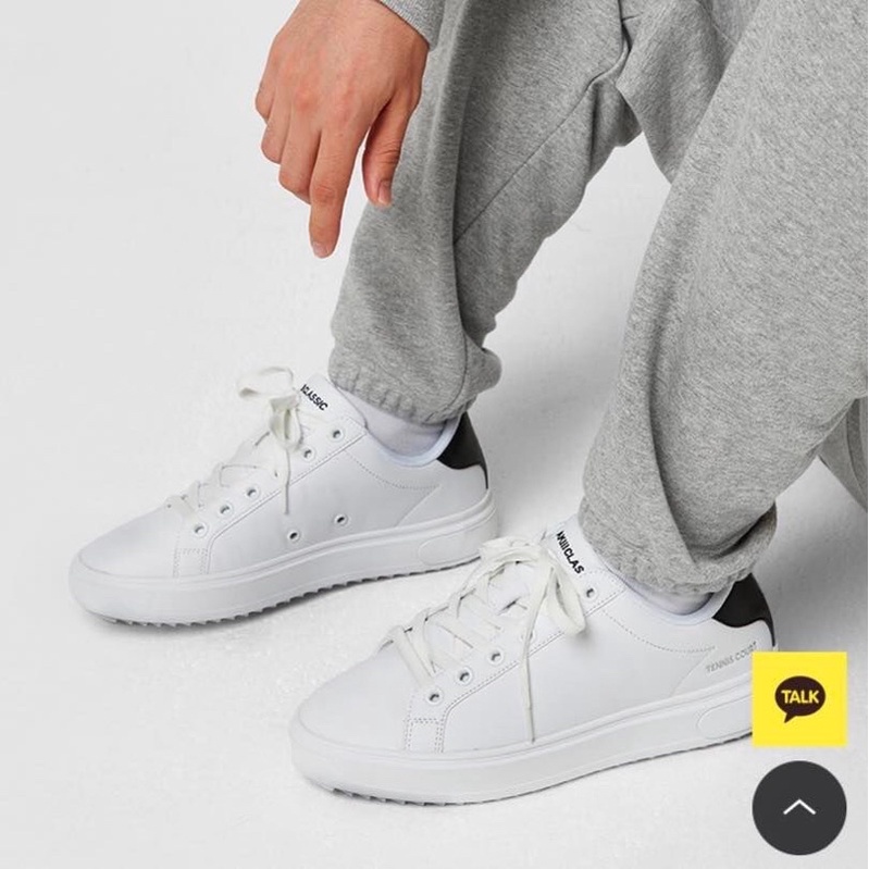 Giày thể thao trắng đế cao gót pha nhiều màu Akcl