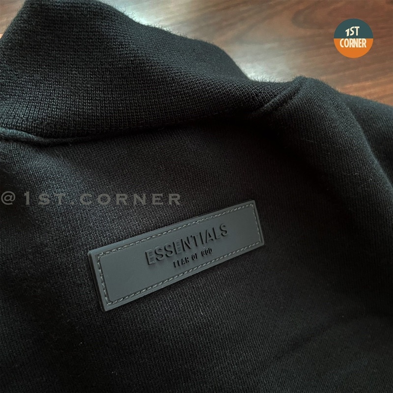 Áo Sweater Essentials 2022 - Chữ in nhung