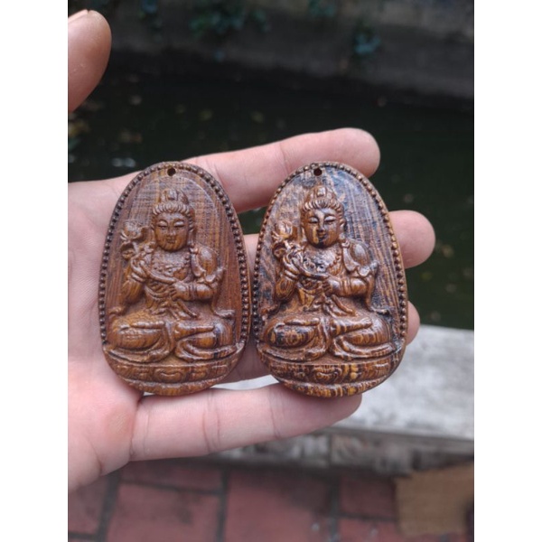 Mặt dây chuyền phật bản mệnh đại chí thế bồ tát cho tuổi Ngọ màu trầm gỗ muồng hương