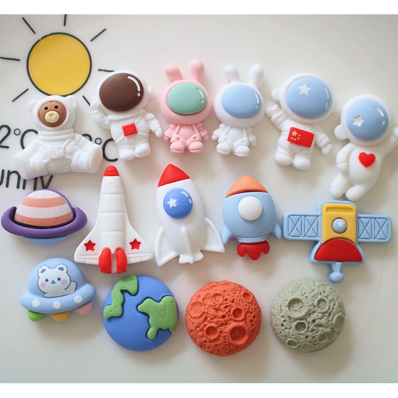 Jibbitz, Sticker, Charm Gắn Trang Trí Giày Dép Hình Phi Hành Gia - HQ36