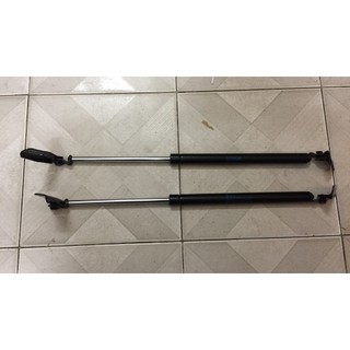 Ty chống cốp sau Toyota Fortuner