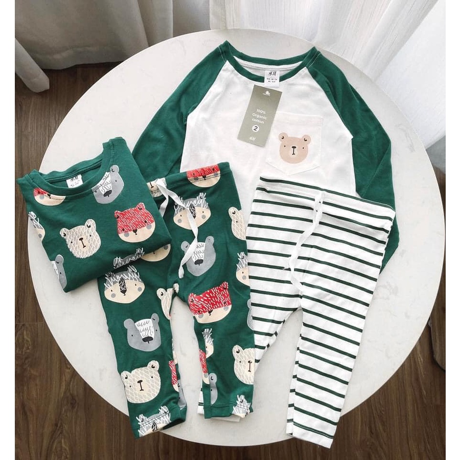 Set 2 bộ dài tay cho bé màu xanh lá họa tiết gấu