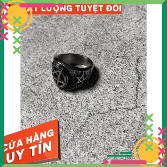 Nhẫn ngôi sao 5 cánh bạc không rỉ không đen.