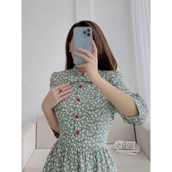 Đầm hoa nhí cổ tàu phối cúc hàng thiết kế