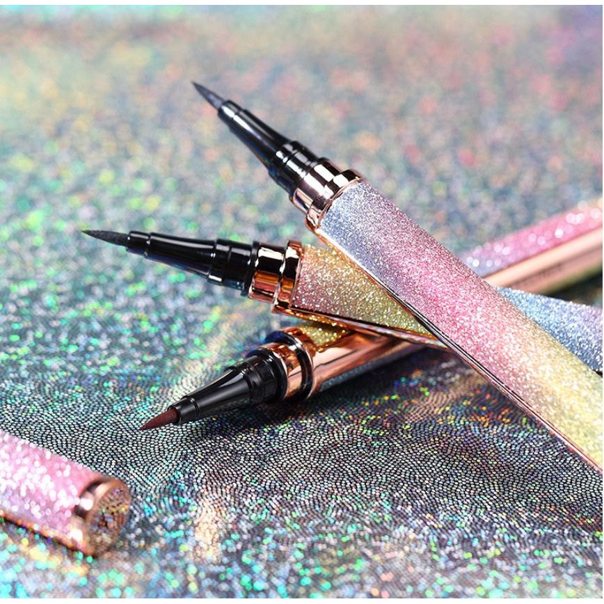 Bút kẻ mắt nước cầu vồng