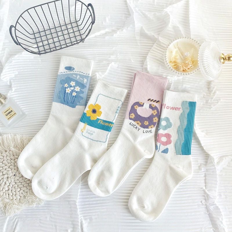 Tất Vớ Nữ Cổ Cao Loại Dày Cotton Mịn Họa Tiết Cỏ Hoa Mùa Xuân Nổi Bật - D2R08