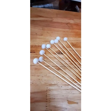 Bông ngoáy tay 100cây /3size   không ra màu ,đầu bông nhỏ ngoáy không đau tai, chuyên dùng cho thợ cắt tóc .