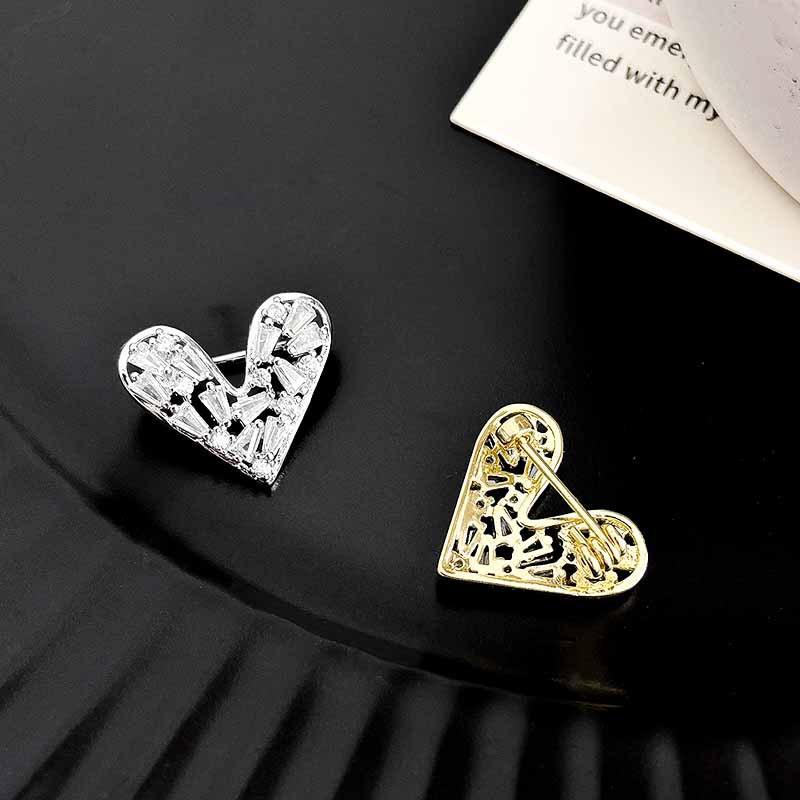 Ghim Cài ÁoGIADUNGTONGKHO1Ghim Cài Áo Hình Trái Tim Chống Chói,Thời Trang phong cách Hàn Quốc dành cho Nữ siêu đẹp