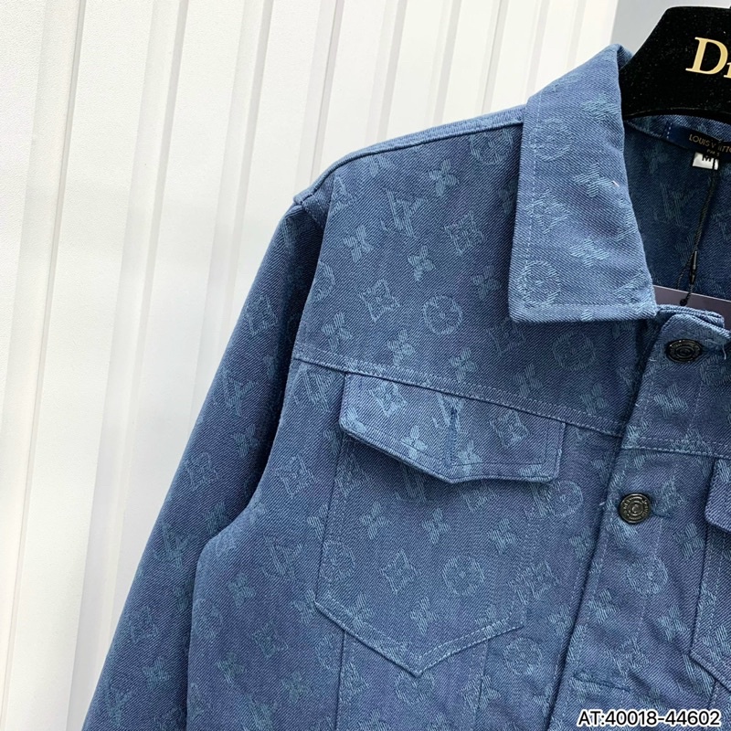 Khoác LV vải bò cực dày dặn