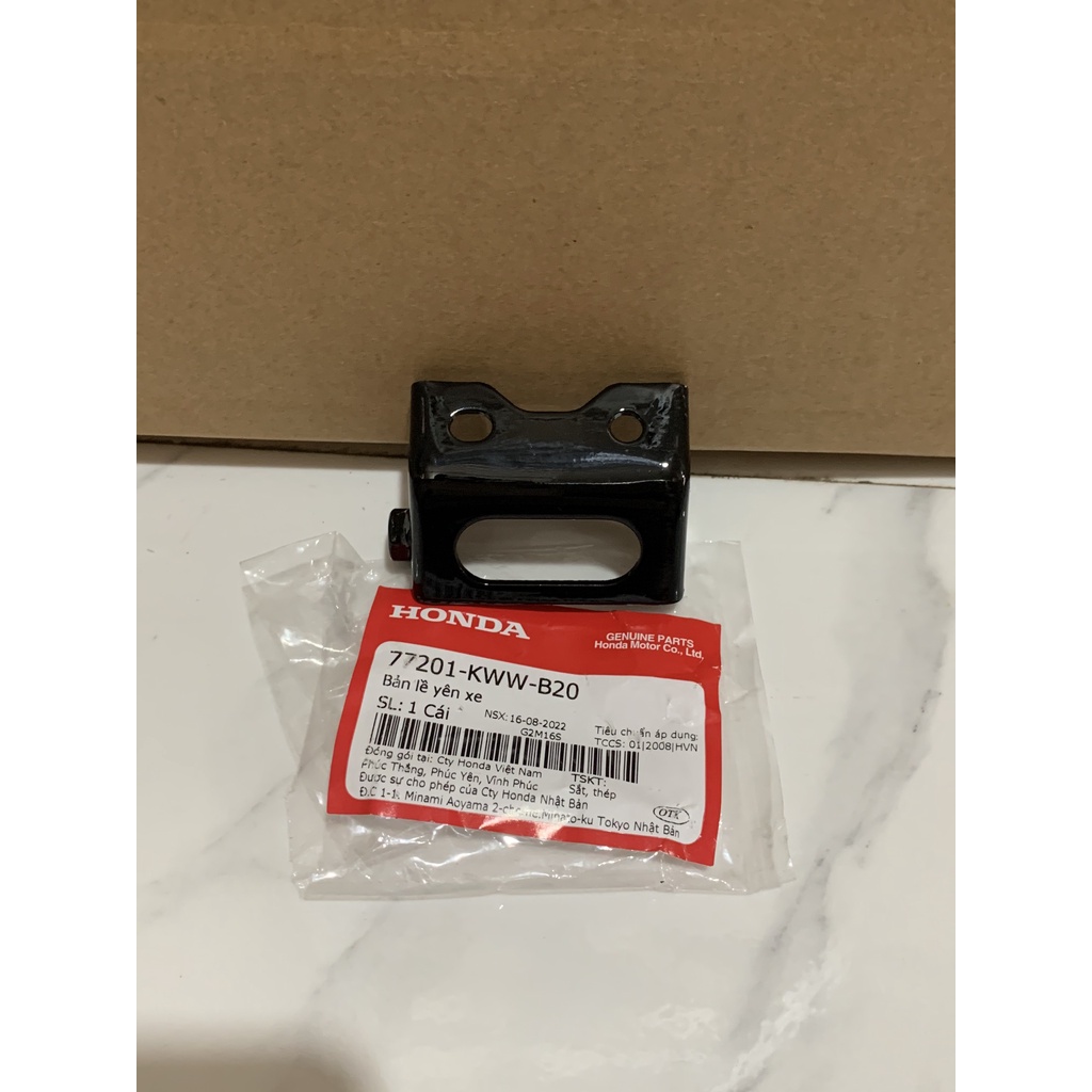 Bản lề yên xe HONDA WAVE RSX, S110. 77201KWWB20