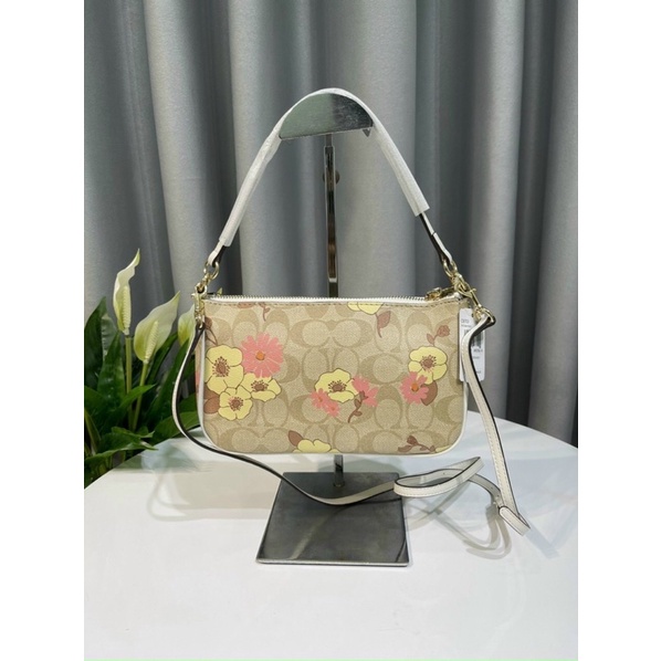 Túi Coach dáng thuyền hoạ tiết xinh xắn