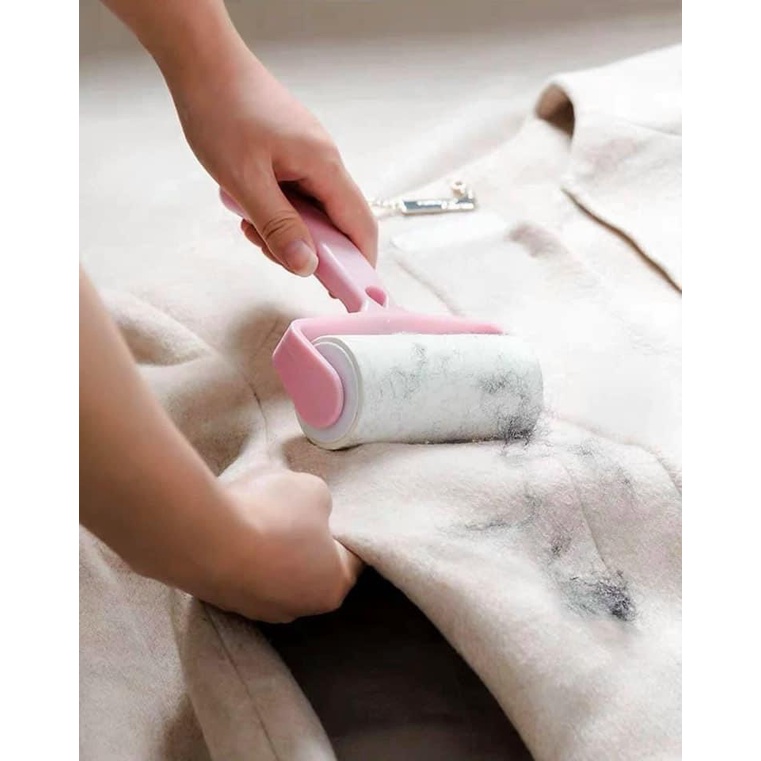 Cây Lăn Bụi Quần Áo Tặng Kèm 02 Cuộn Giấy Thay