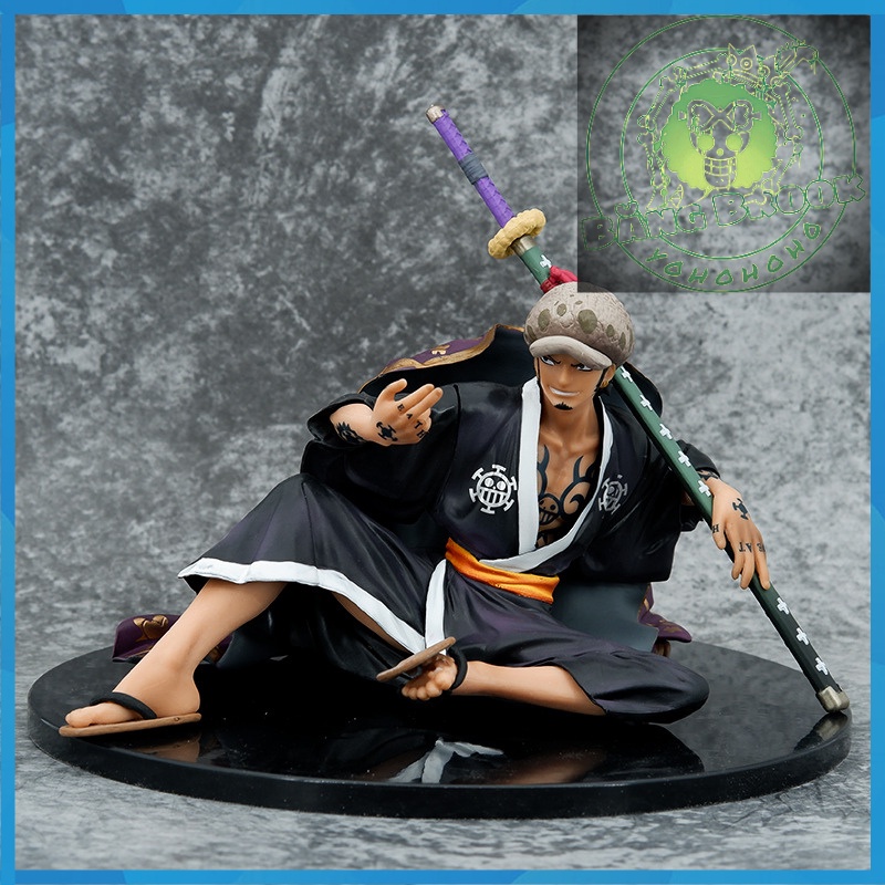 Mô hình onepiece nhân vật law dạng ngồi có 2 tay thay thế box siêu đẹp chắc chắn