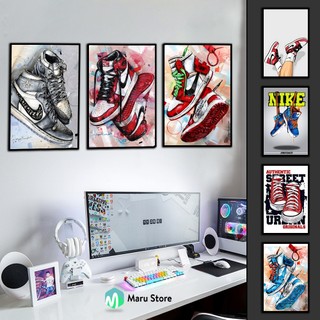 Tranh Decor Shop Giày Treo Tường Có Khung Sang Trọng