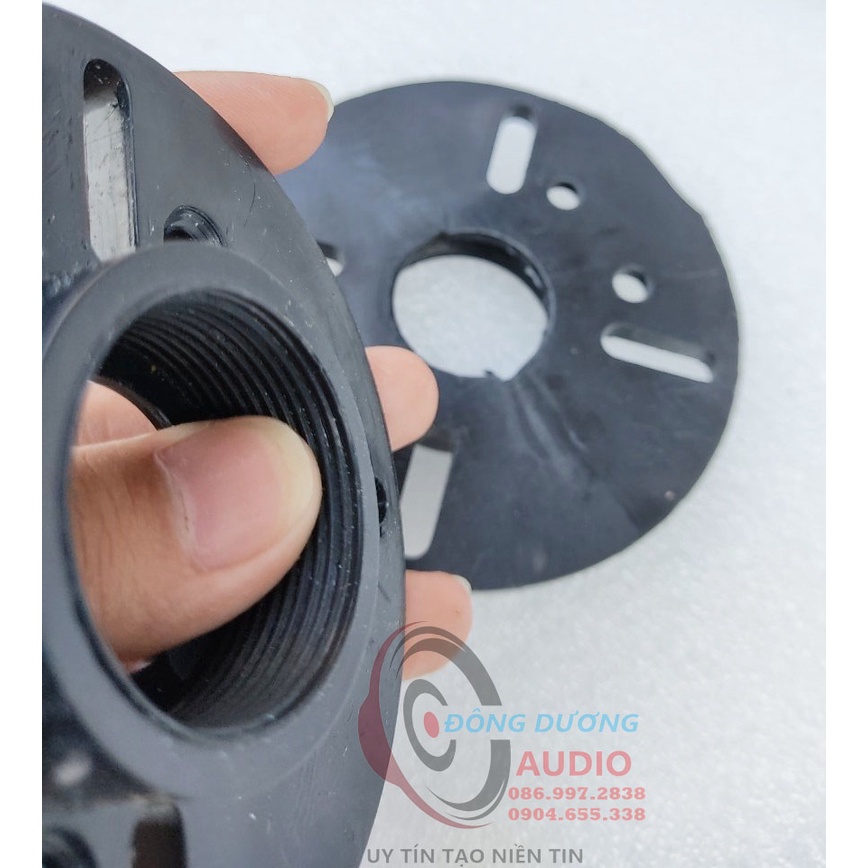 MỘT CÁI MẶT BÍCH LOA TREBLE 450 REN XOÁY TRONG - CHUYỂN HỌNG VIT ỐC SANG REN XOÁY