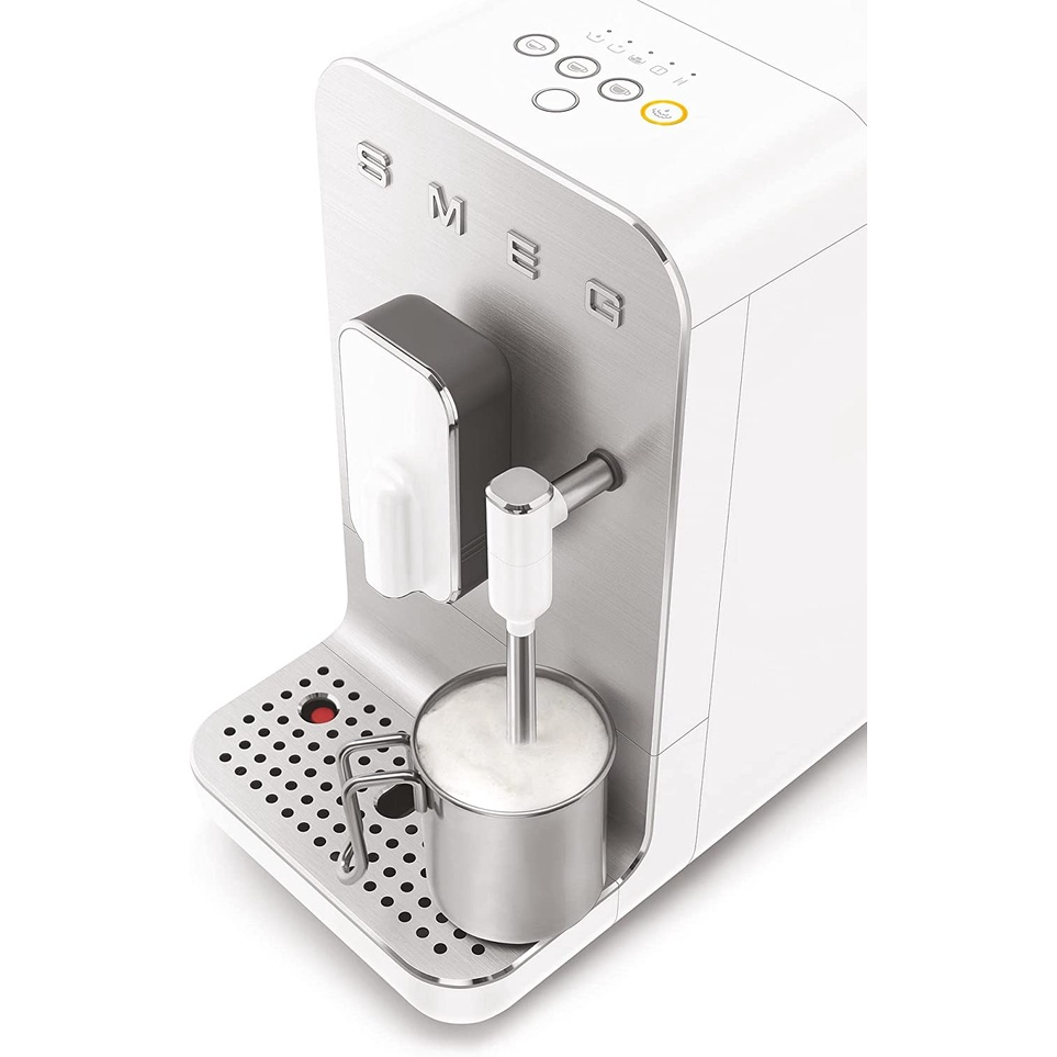 Máy pha cafe Smeg BCC02 hoàn toàn tự động, có hệ thống tạo bọt sữa