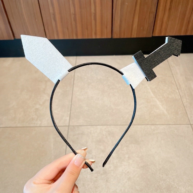 Cài tóc dao, ống tiêm độc lạ hóa trang Halloween