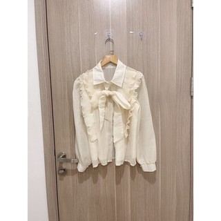 Thanh lý áo sơ mi bèo ngực màu be còn tag