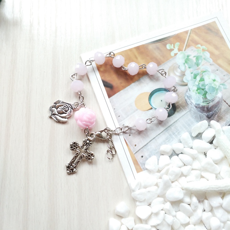 Vòng tay Công Giáo hoa hồng mặt Thánh Giá VDT26