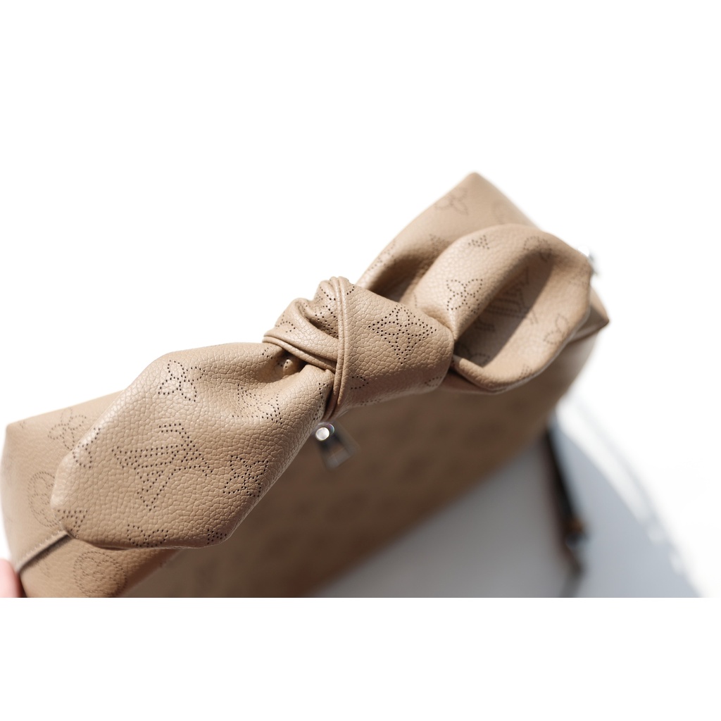 Túi LV W266-24 WHY KNOT PM 4 màu fullbox nam châm nguyên seal, kèm quai xích pha da