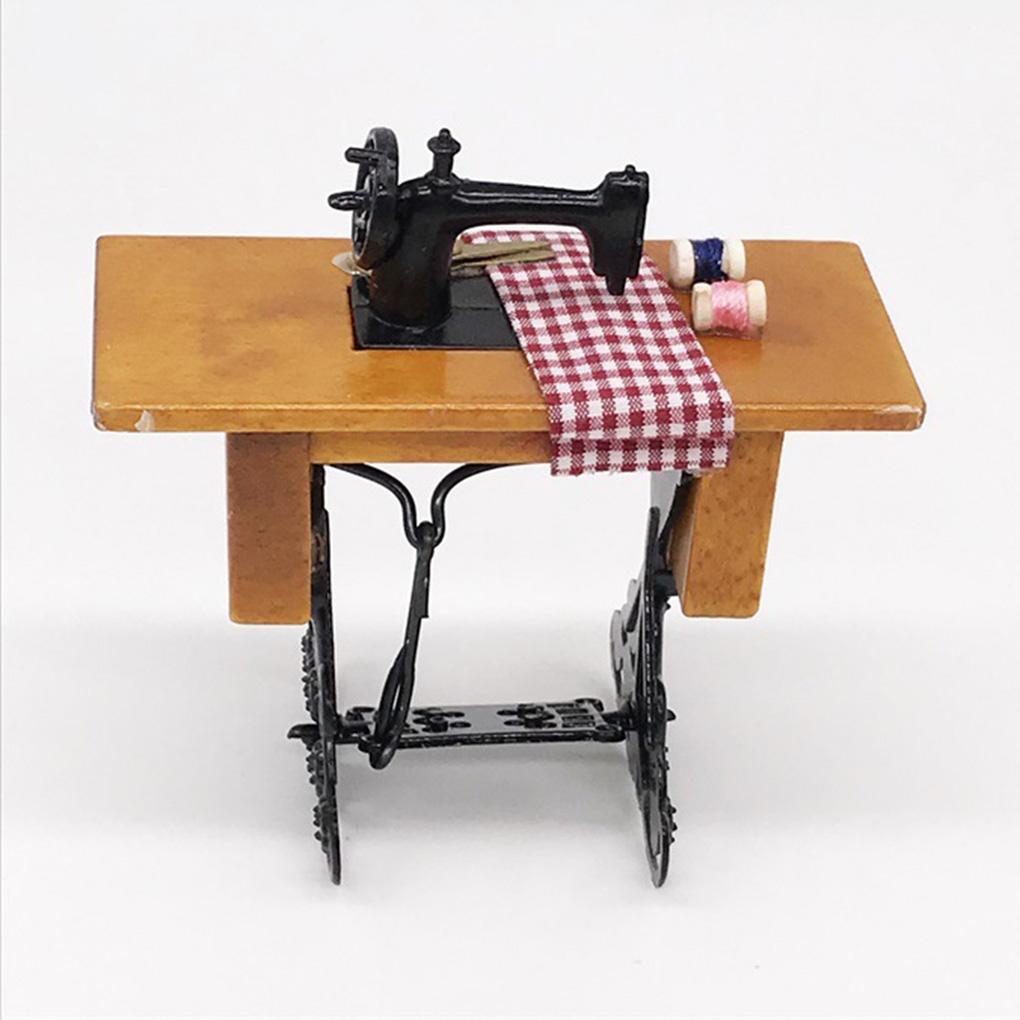 Bộ Dụng Cụ May Vá Thu Nhỏ Tỉ Lệ 1: 12 Tiện Dụng