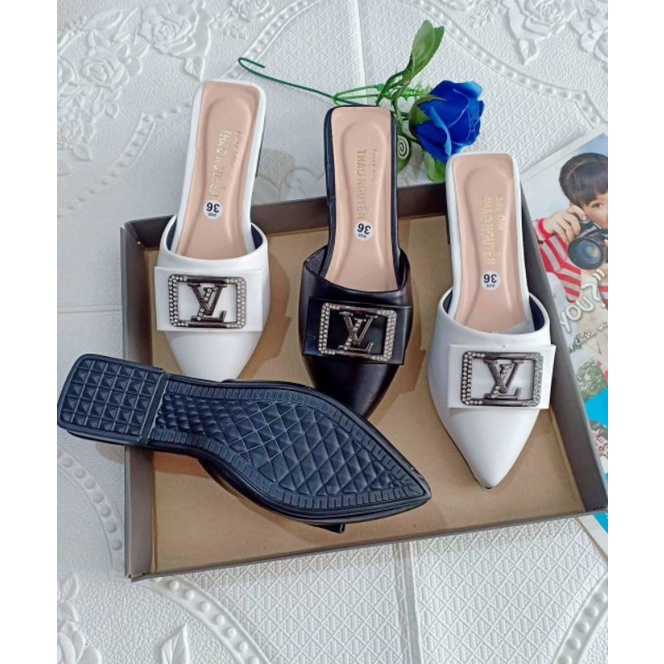 Giày Sục nhiều mẫu big size đồng giá 25k