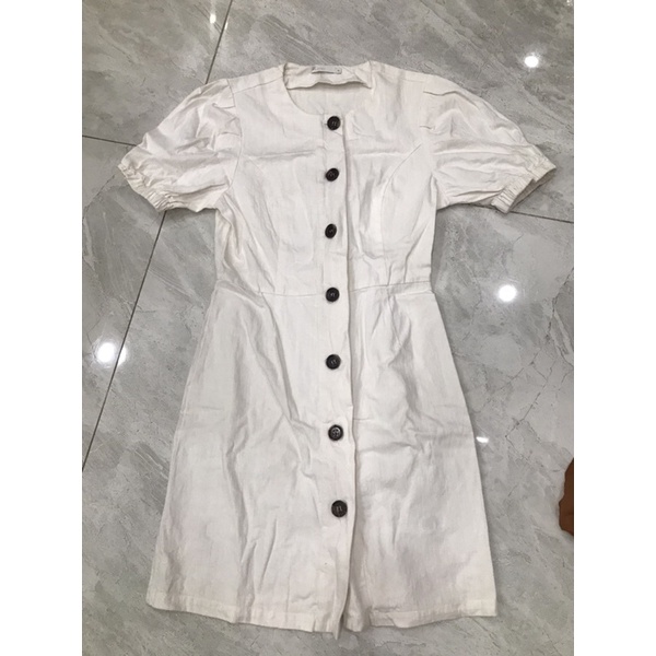 Váy trắng dài mặc 1l chỉ chụp hình thanh lý 100k